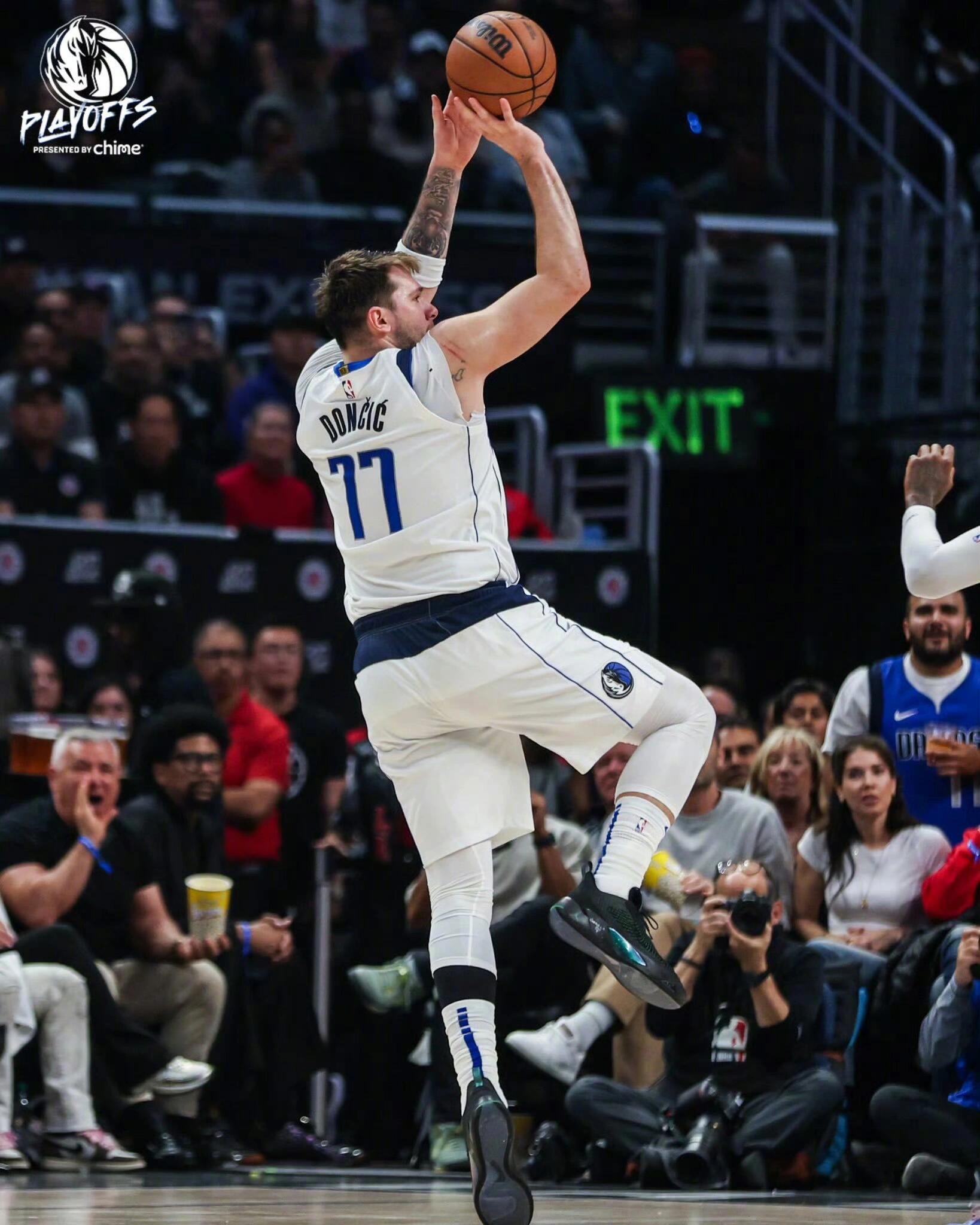 穆古鲁扎迎来五赛季出色发挥，独行侠观众热烈欢呼！观众掌声雷动(霍雨浩抢走唐舞桐初吻)-九游体育官网