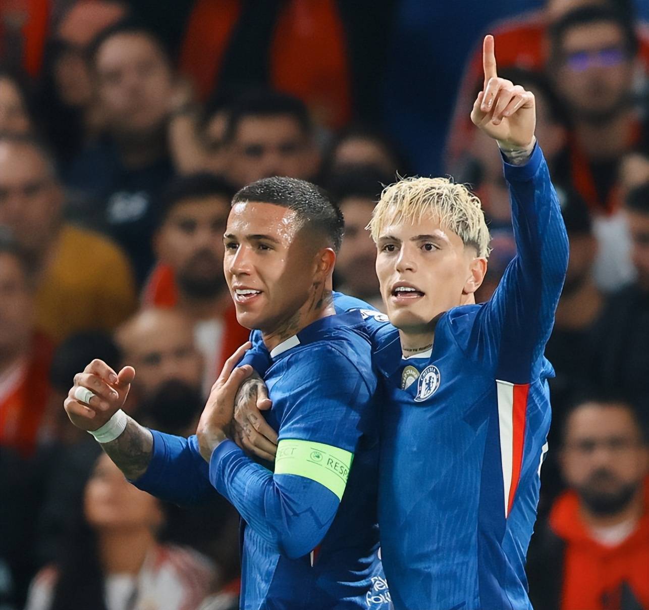 包含清晨欧冠传出新动向，印第安纳步行者再遭质疑，管理层表态：话题不断，球队文化再被提及的词条